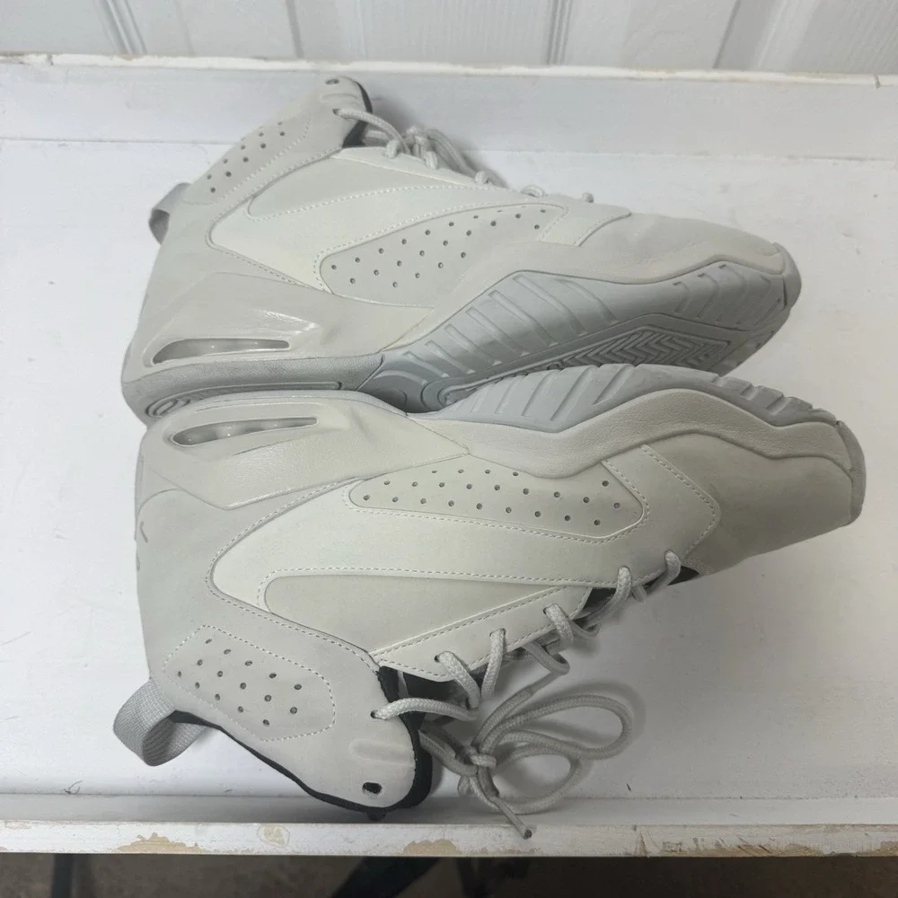 Jordan Lift Off Reflect Silver‎ Size 9 Air Jordon's White Silver High Tops
